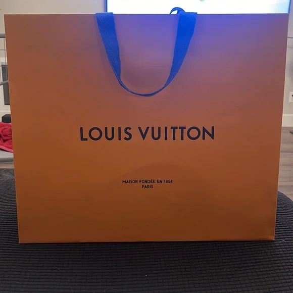 Louis Vuitton shopping bag - Picture 3 of 3